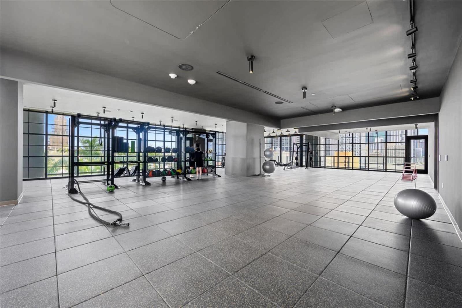 Apartamento Chic Downtown - Views Gym & Pool Miami