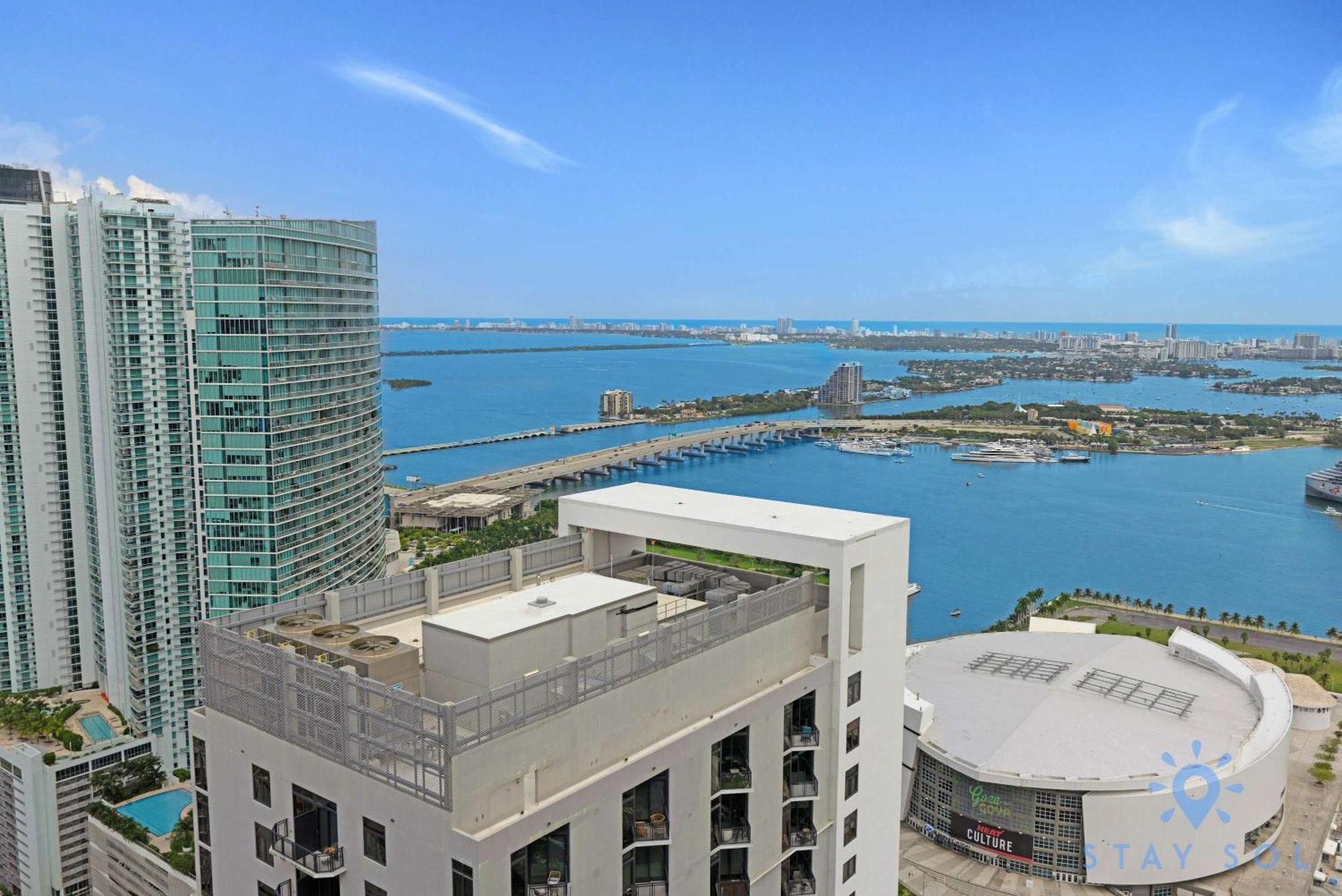 Chic Downtown - Views Gym & Pool Apartamento
